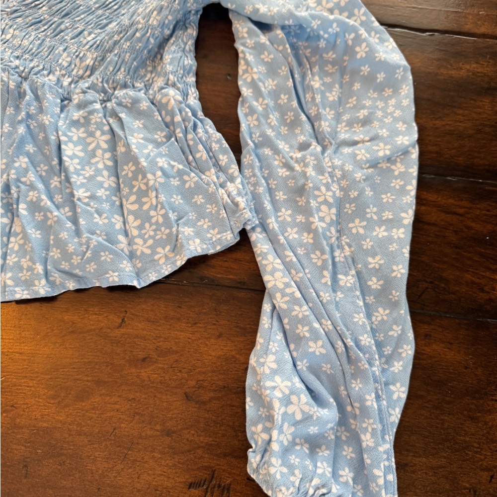 La Hearts Long Sleeved Top- Size Small - Picture 3 of 8